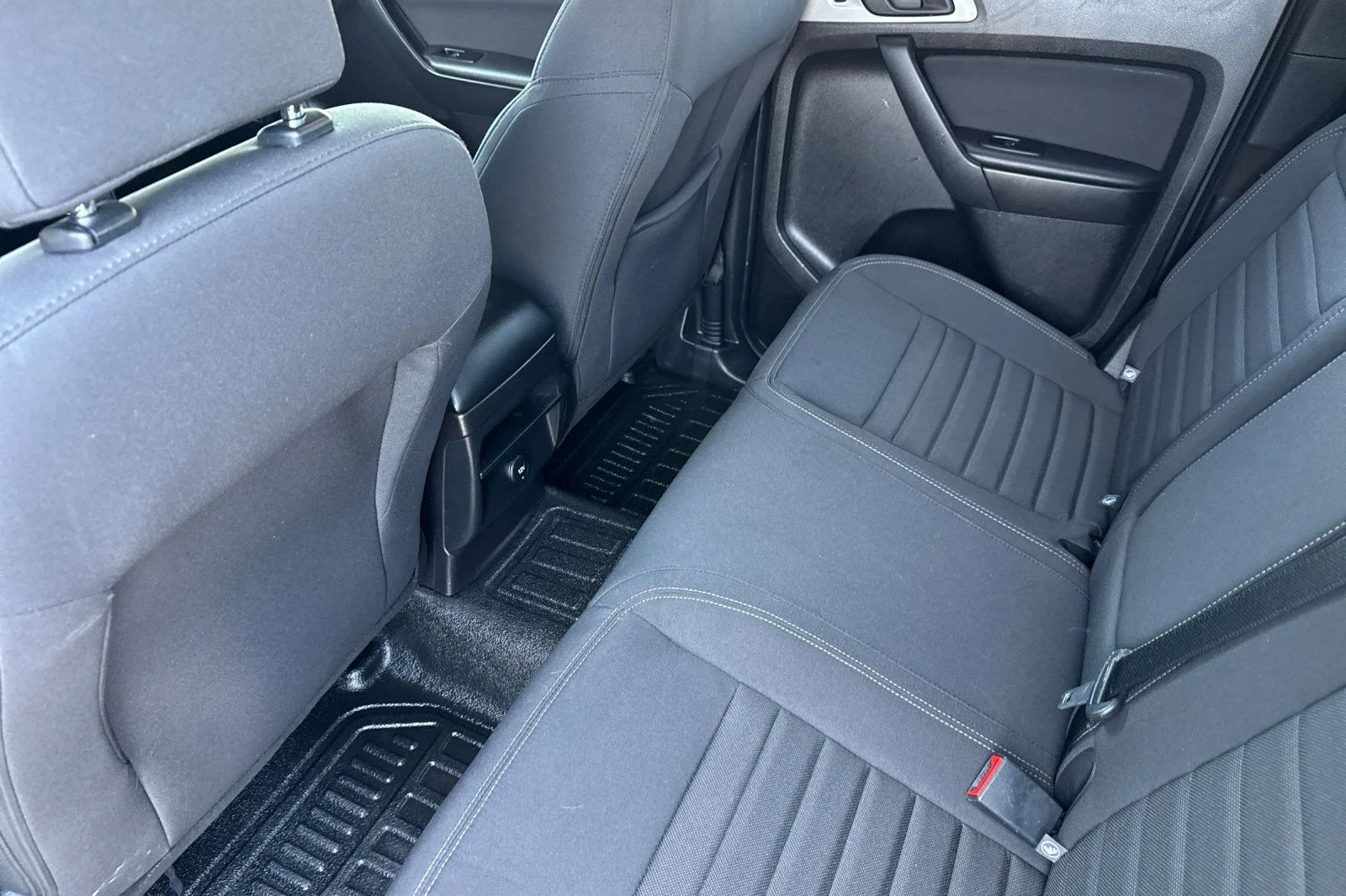 Used 2022 White Ford XL image 9
