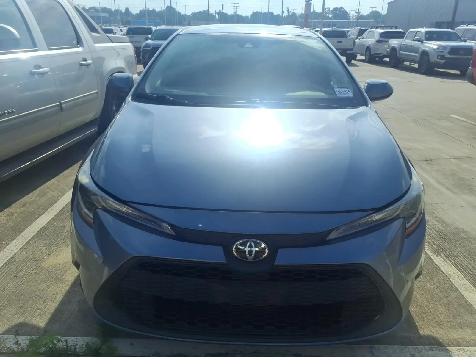 Used 2022 Silver Toyota LE image 3