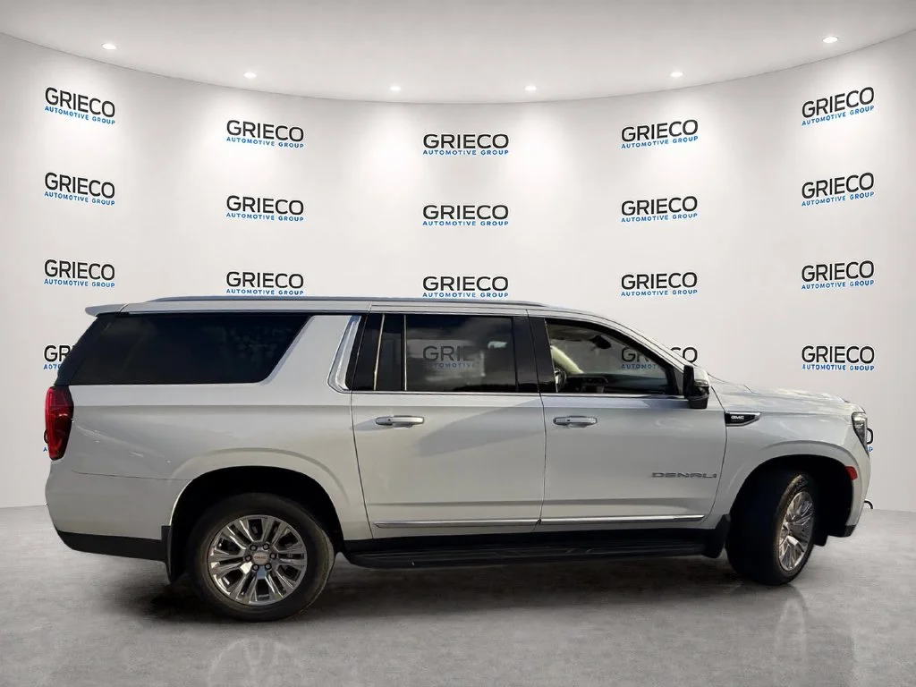 Used 2022 White Frost Tri-Coat GMC Denali image 8
