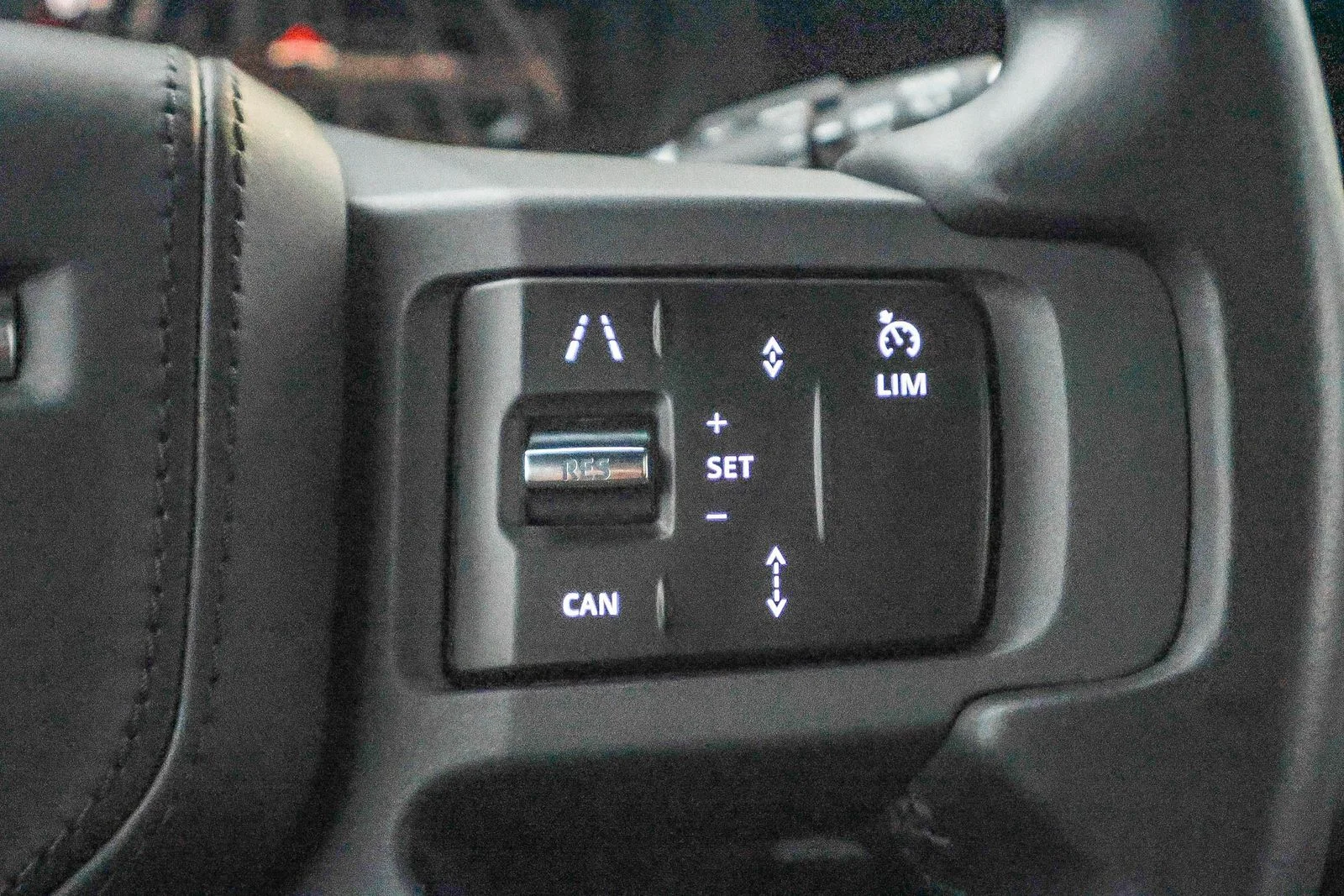 2023 Land Rover Defender X - Photo 35