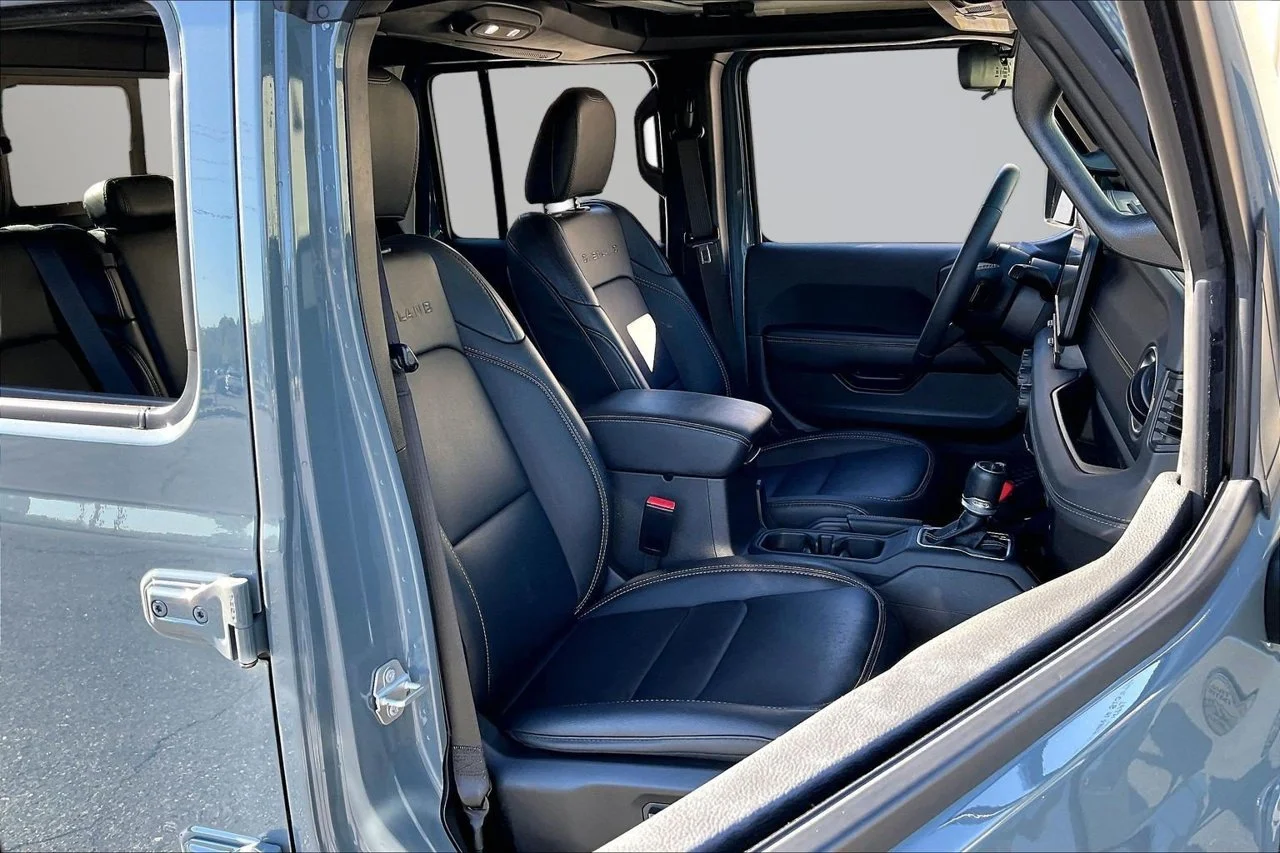 Used 2024 Gray Jeep Sport S image 22