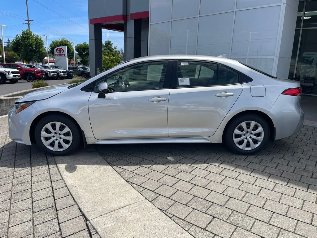 New 2026 Classic Silver Metallic Toyota LE image 2