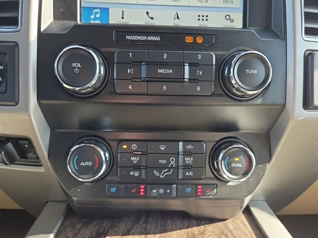 Used 2019 White Ford Lariat image 39
