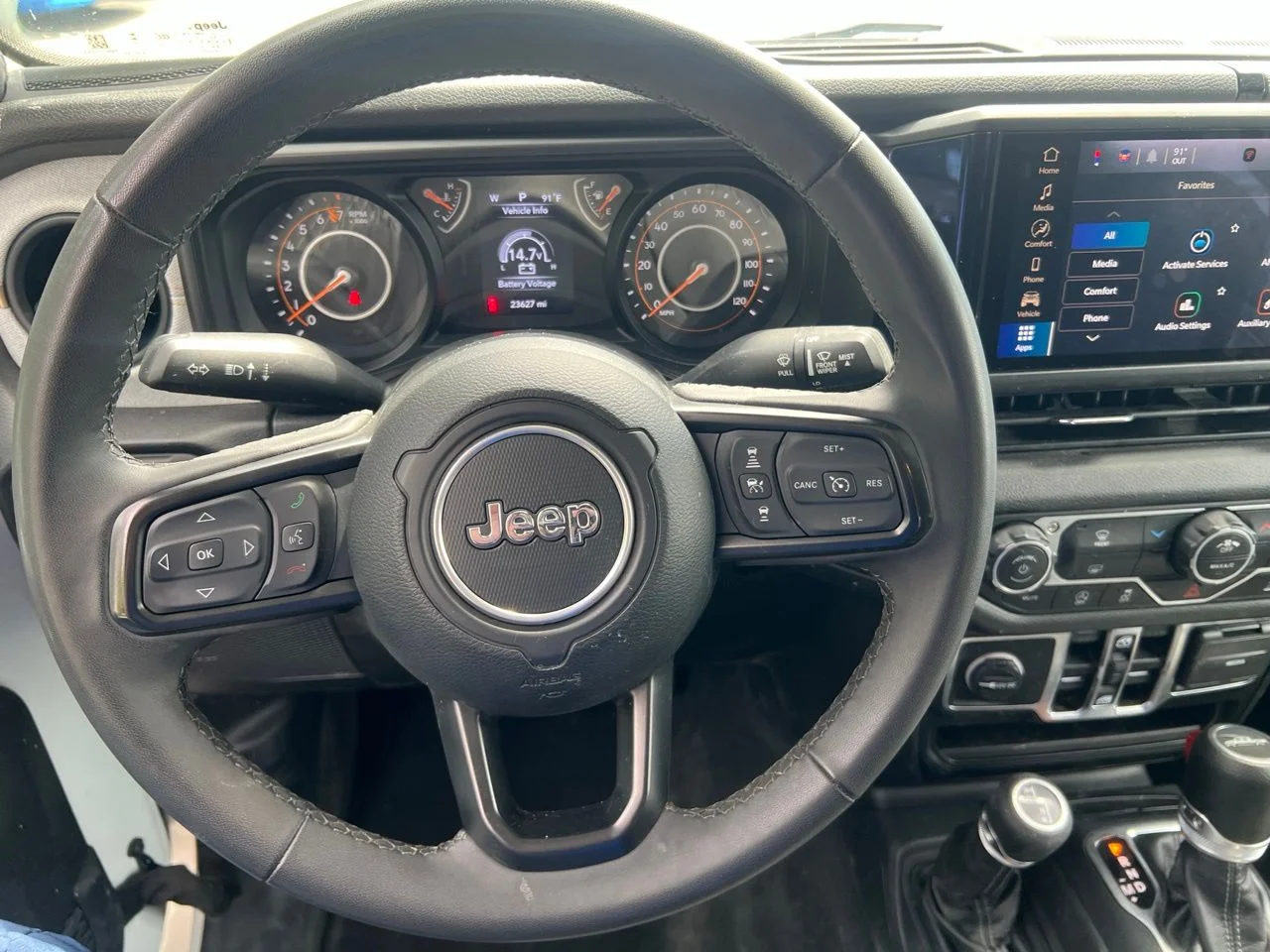 Used 2025 White Jeep Sport S image 26