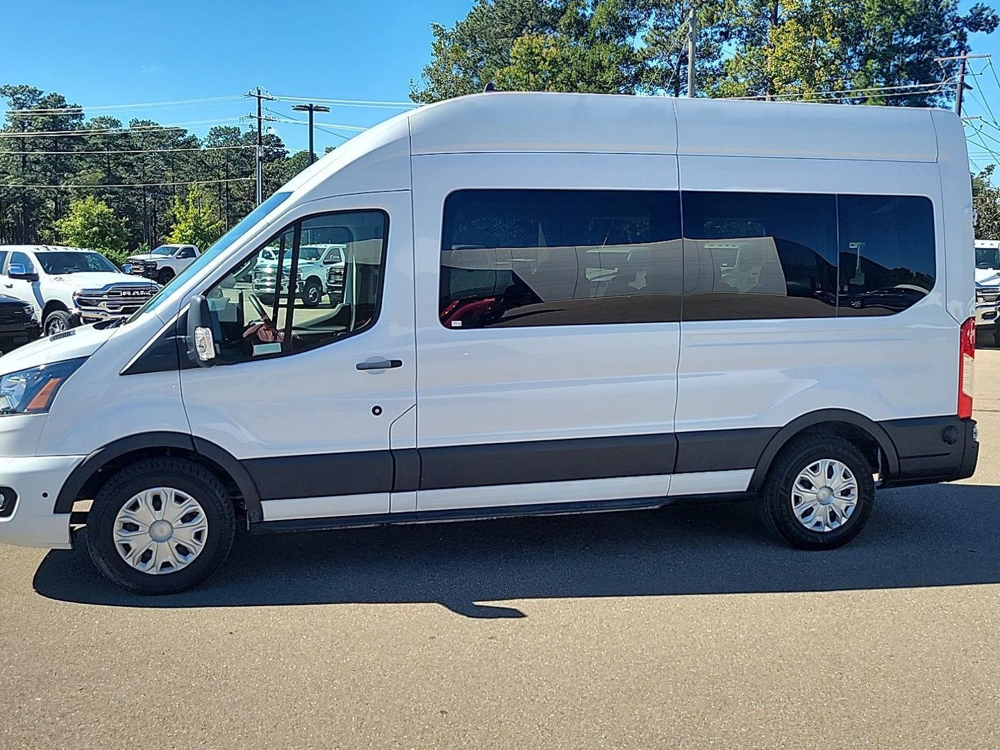 Used 2024 Oxford White Ford 350 XLT image 2