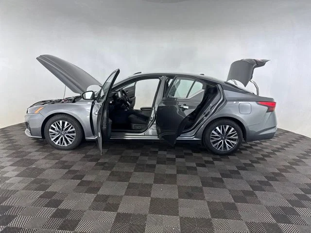 Used 2025 Gray Nissan 2.5 SV image 10