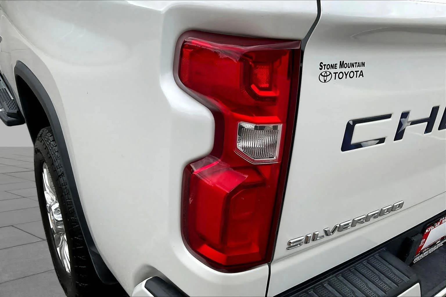 Used 2023 Iridescent Pearl Tricoat Chevrolet High Country image 55