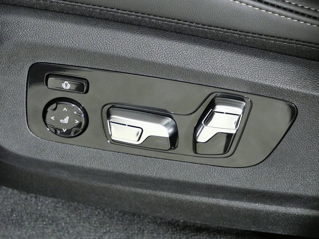 Used 2026 Dravit Grey Metallic BMW xDrive40i image 40
