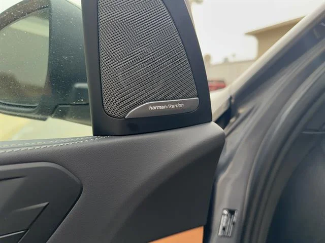 New 2026 Skyscraper Grey Metallic BMW xDrive50e image 7