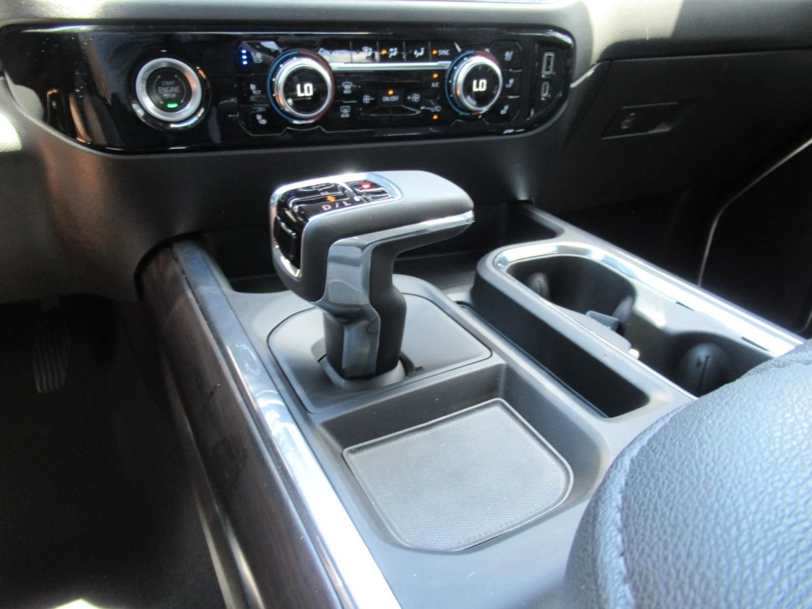 Used 2023 Black GMC SLT image 25