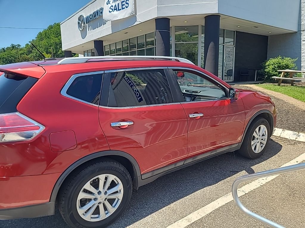 2016 Nissan Rogue SV FWD's photo