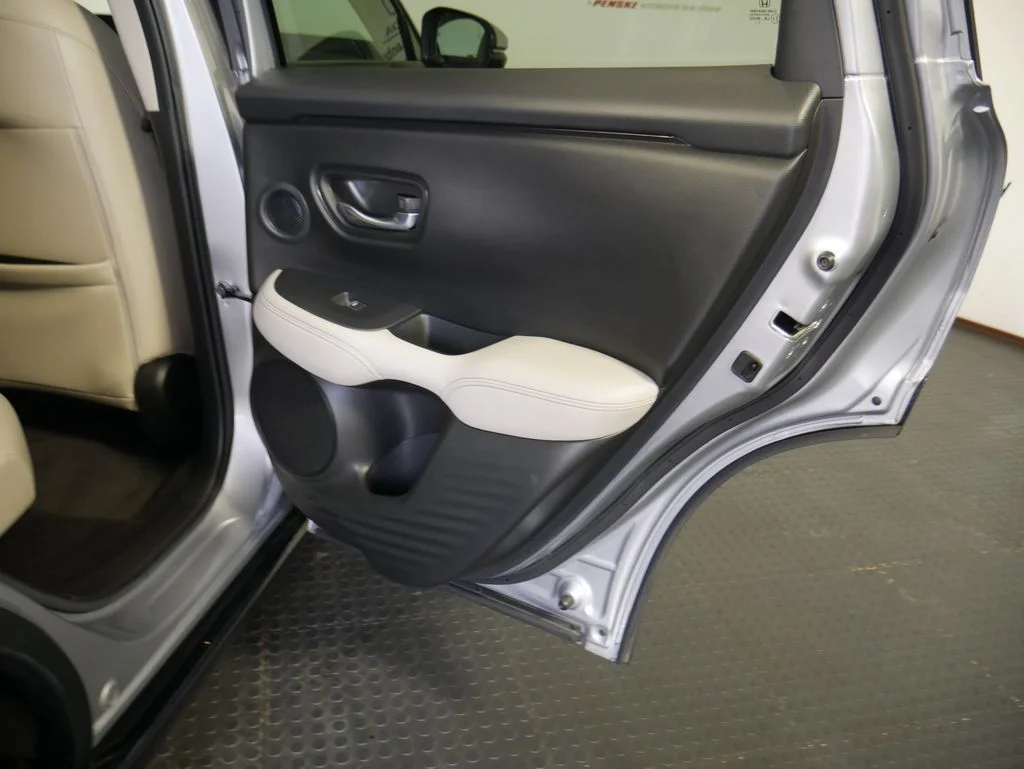 2023 Honda HR-V EX-L - Photo 7