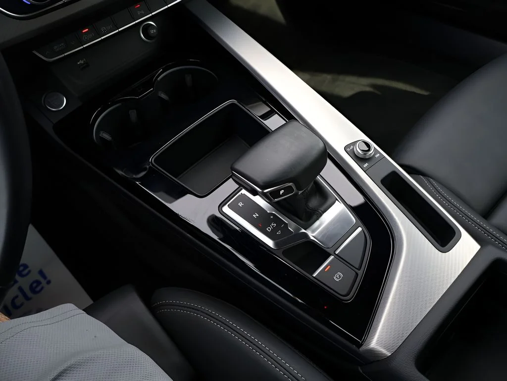 Used 2025  Audi 45 S line Premium image 30