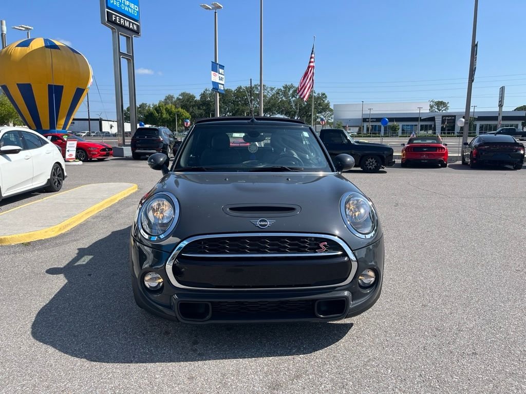 Used 2019 Gray MINI Signature image 1