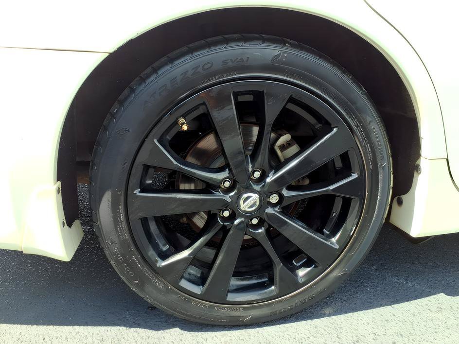 Used 2017 Pearl White Nissan 2.5 SR image 8