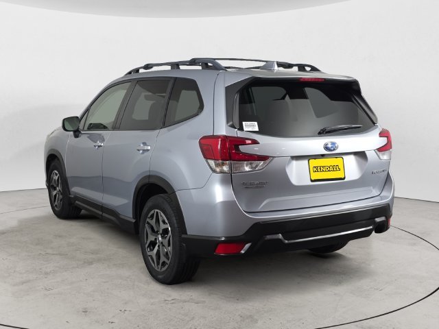 Certified Used 2022 Silver Subaru Premium image 7