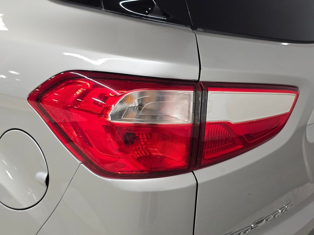 Used 2019 Silver Ford SE image 16