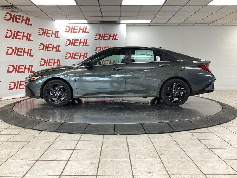 New 2026 Gray Hyundai SEL Sport image 4