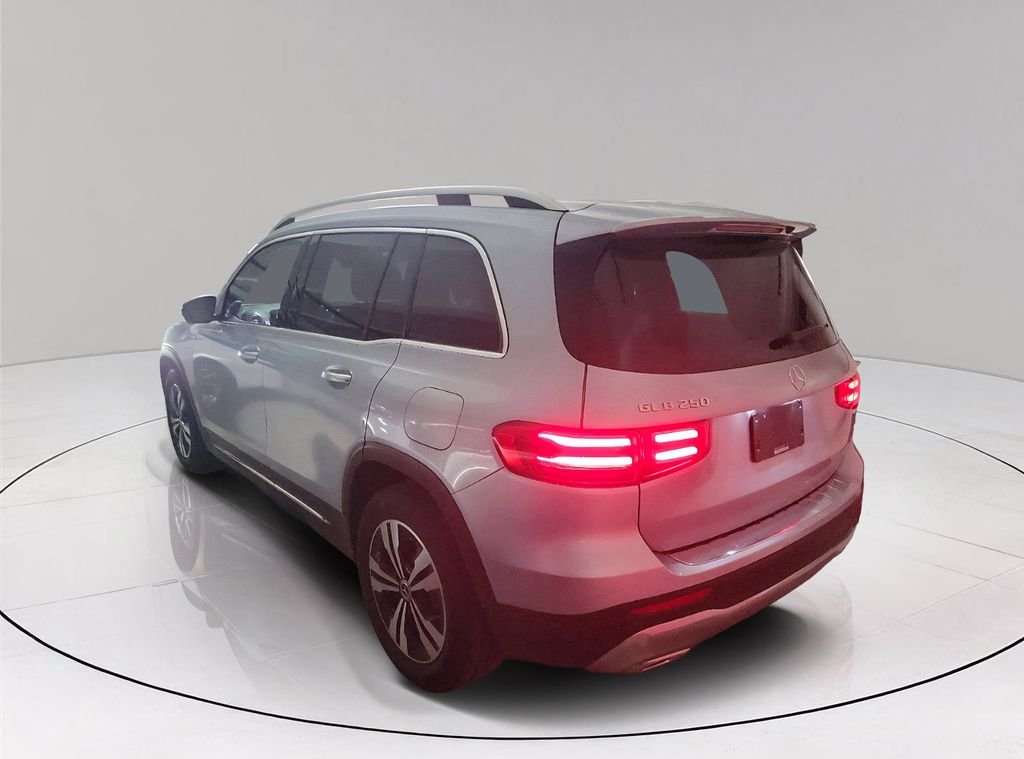 Certified Used 2026 Silver Mercedes-Benz GLB 250 image 4