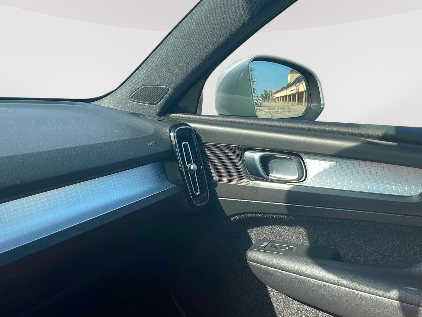 2019 Volvo XC40 Momentum - Photo 31