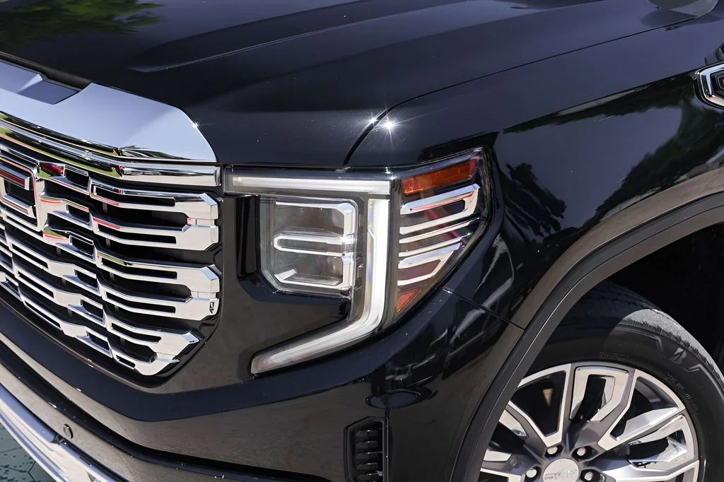 Used 2023 Black GMC Denali image 3
