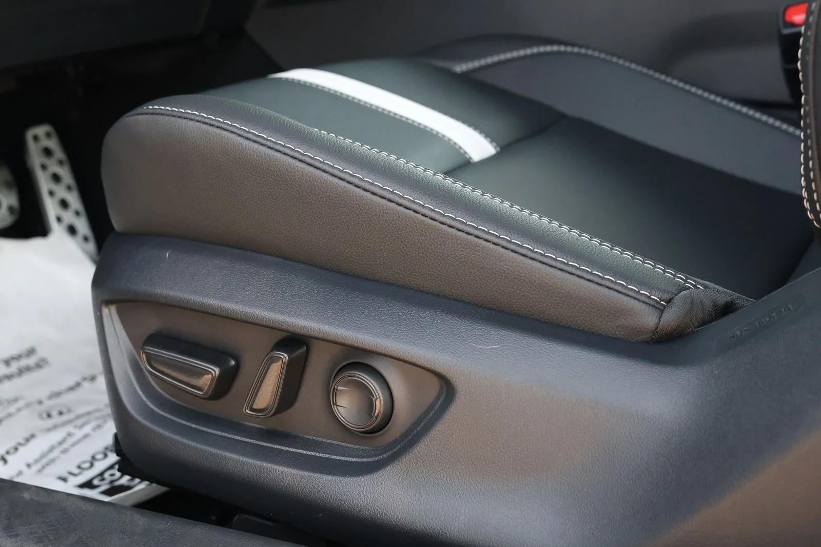 New 2026 Ocean Gem Toyota SE image 27