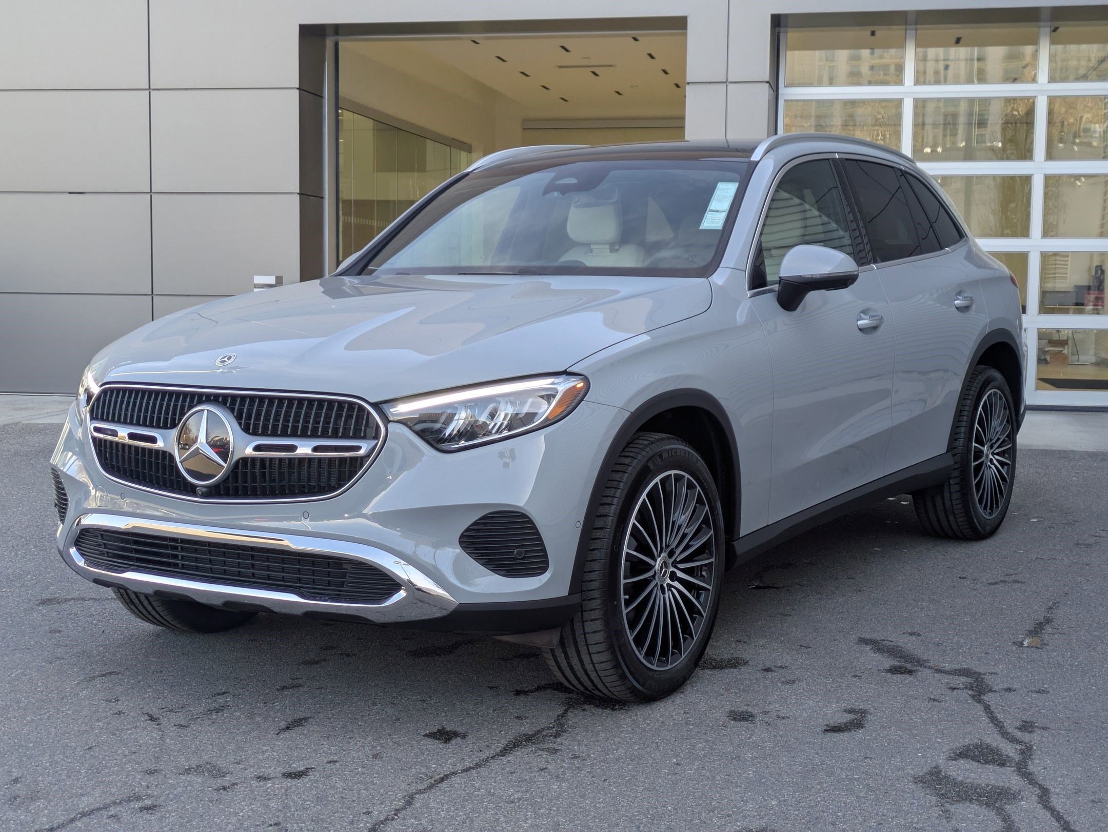 New 2026 MANUFAKTUR Alpine Grey Mercedes-Benz GLC 300 image 8