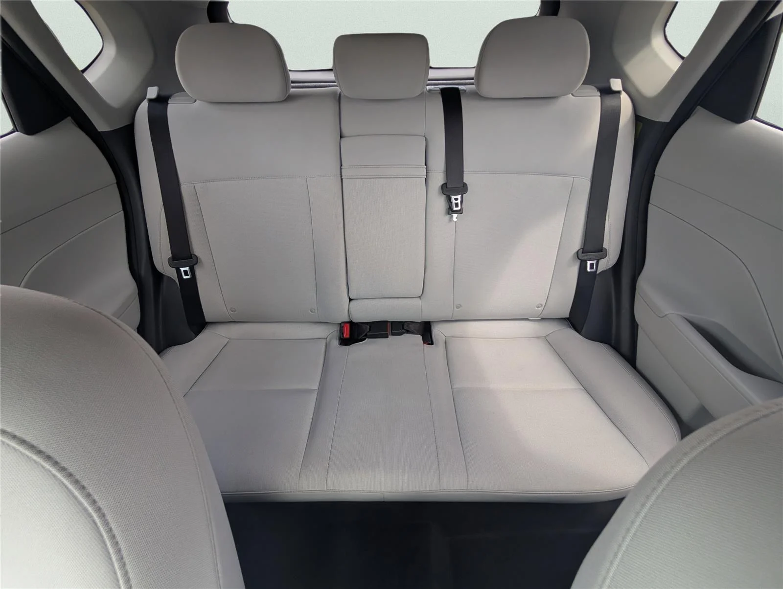 Used 2025 Atlas White Hyundai SEL image 32
