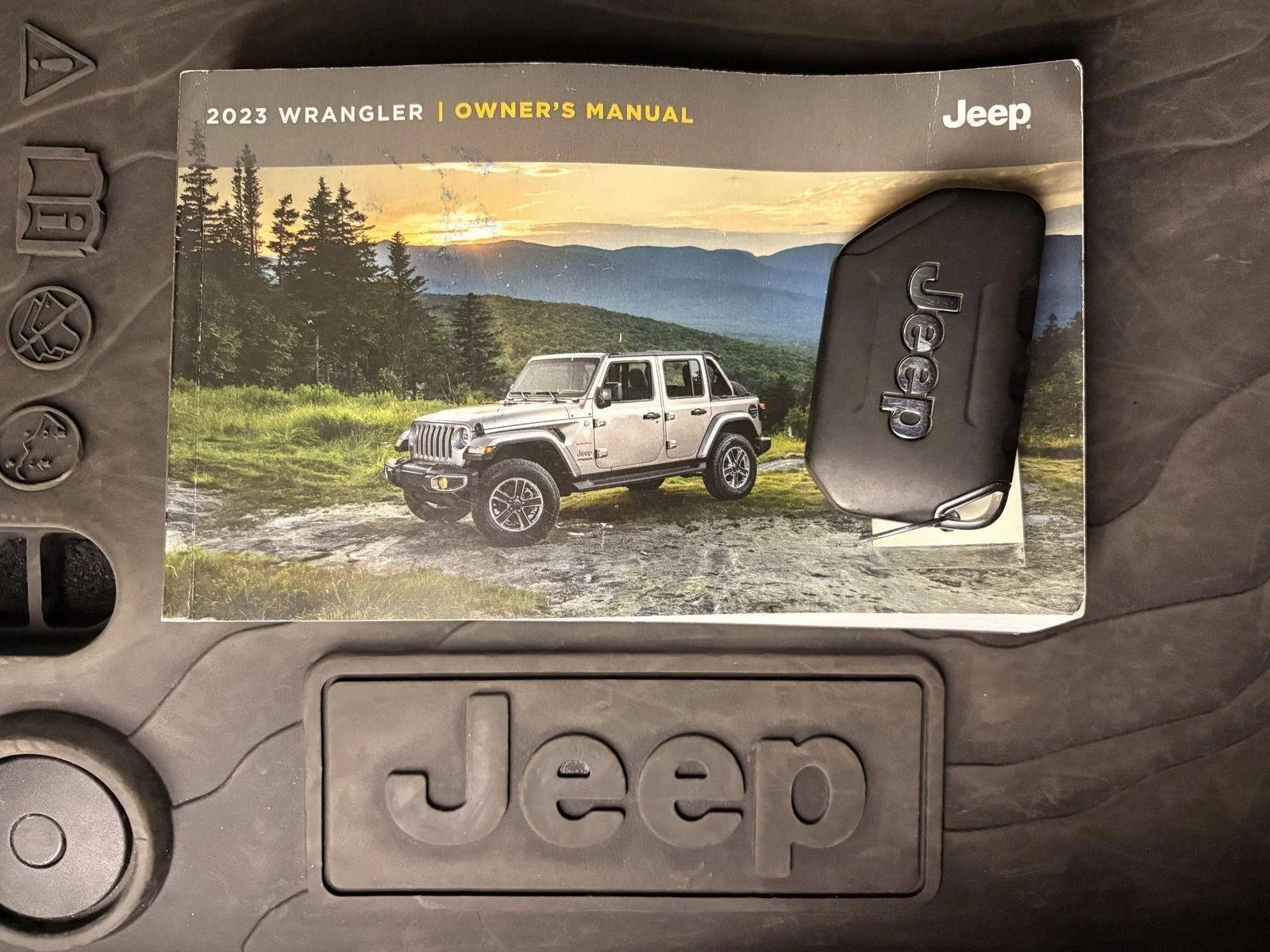 Used 2023 Granite Crystal Metallic Clearcoat Jeep Willys Sport image 42