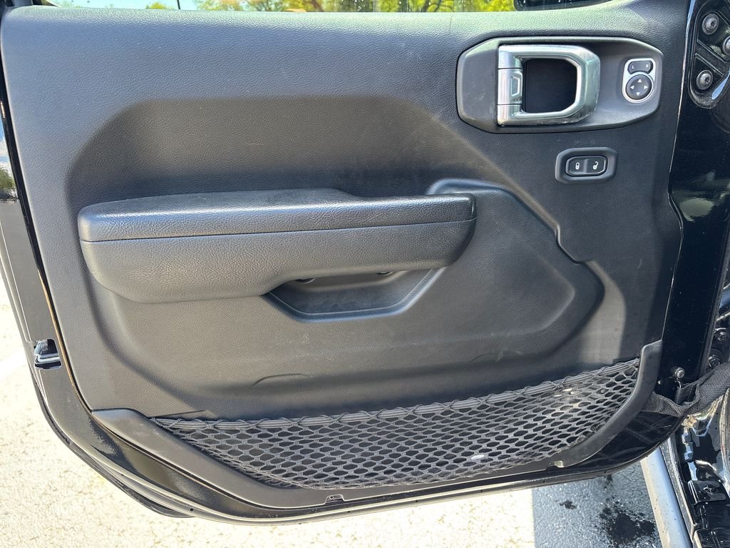 Used 2022 Black Jeep Willys image 12