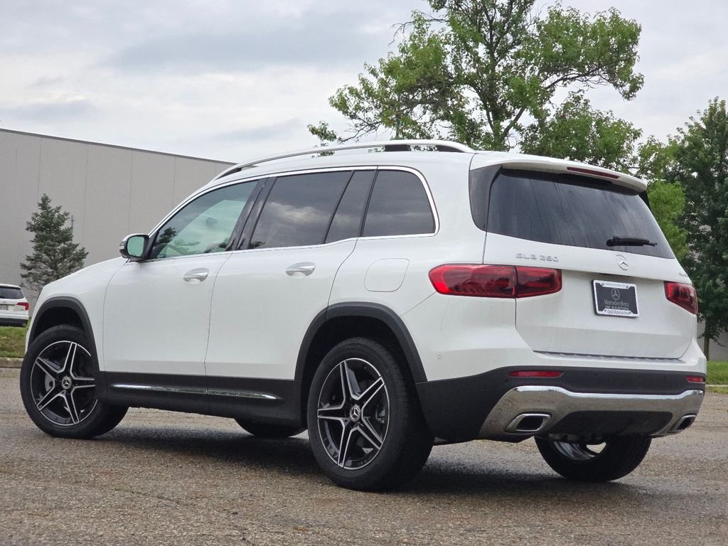 New 2026 Polar White Mercedes-Benz GLB 250 image 12