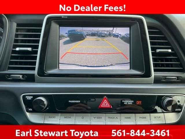 Used 2018 White Hyundai SE image 34