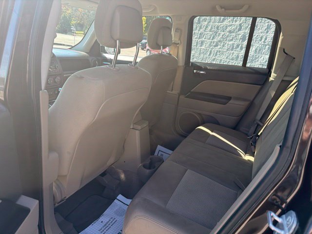 Used 2014 Rugged Brown Pearlcoat Jeep Latitude image 15