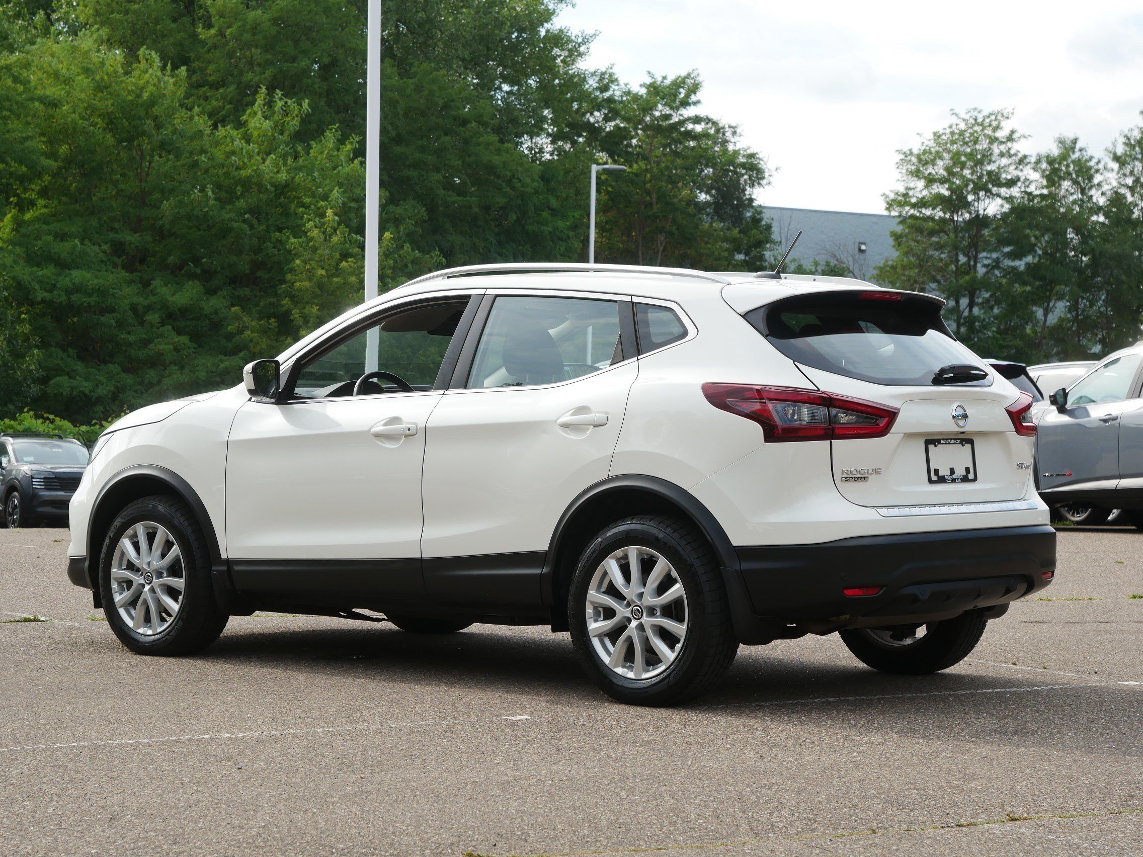 Certified Used 2022 Pearl White Tricoat Nissan SV image 5