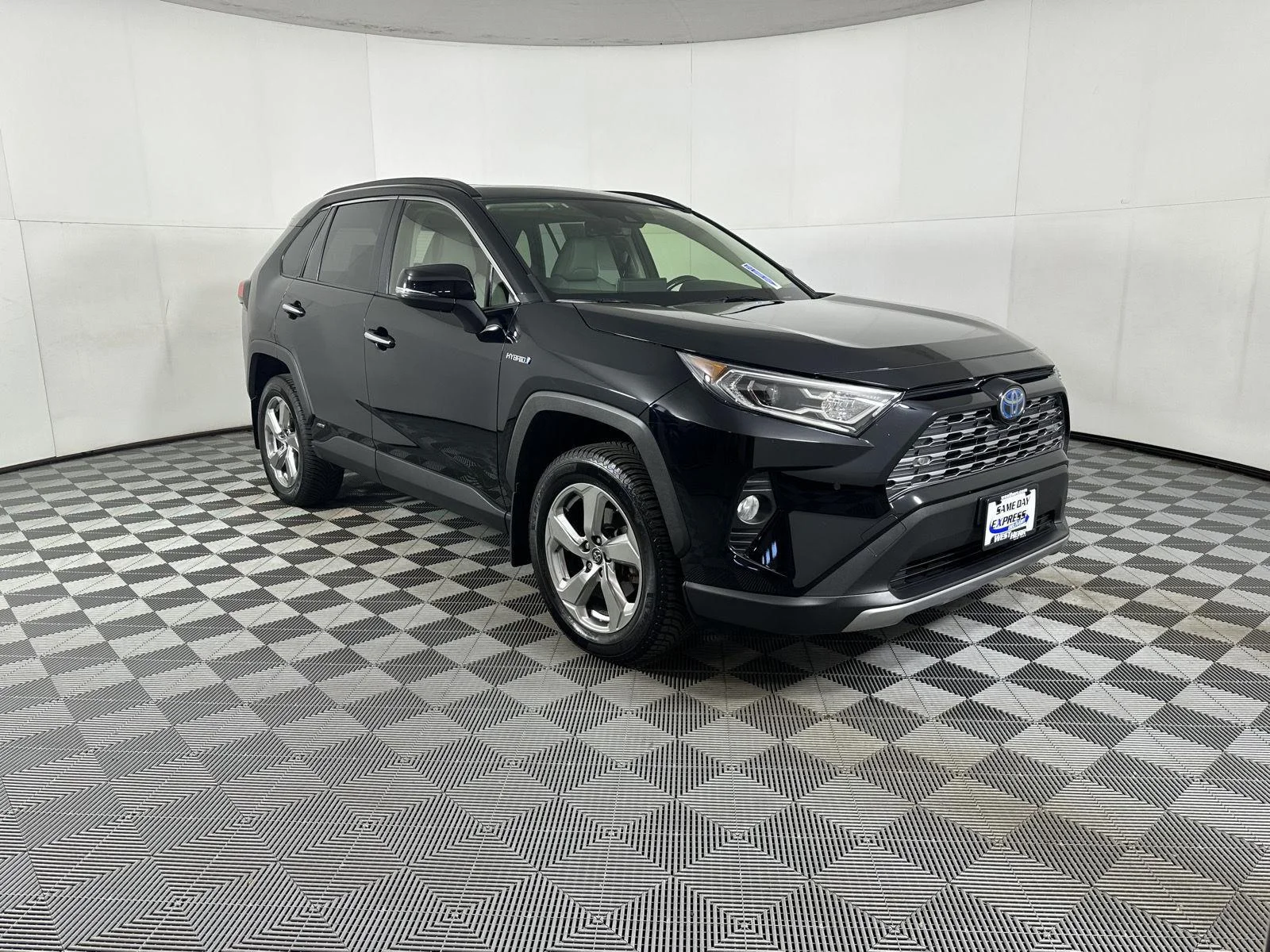 Used 2019 Midnight Black Metallic Toyota Limited image 24