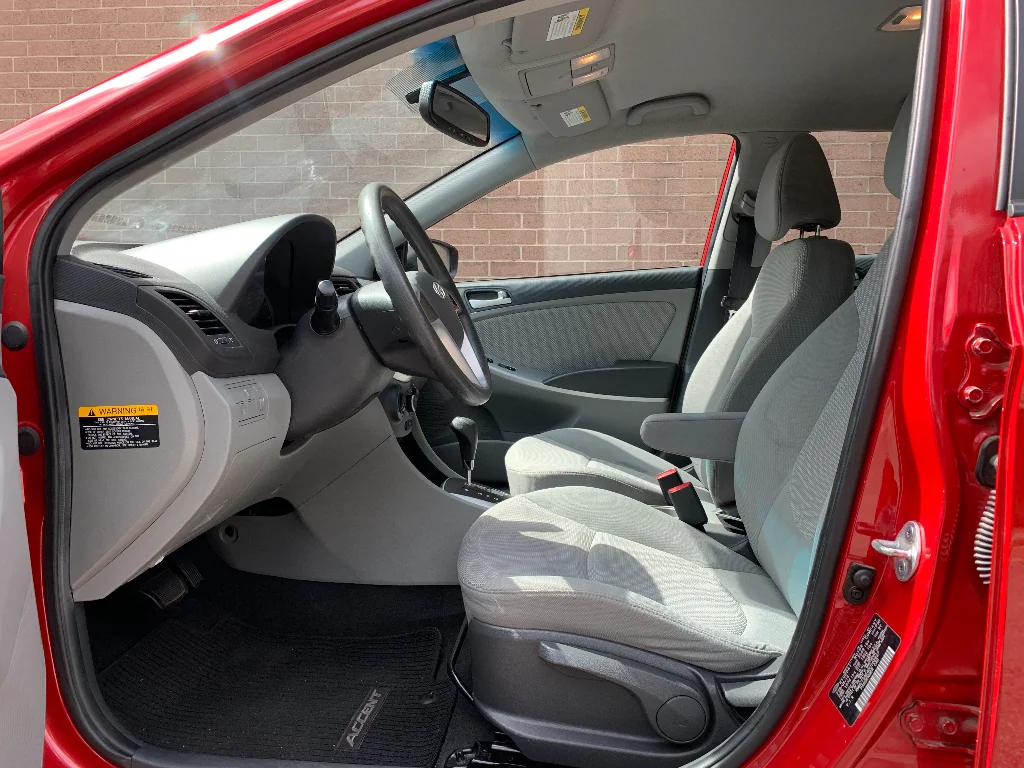 Used 2013 Boston Red Metallic Hyundai GS image 14