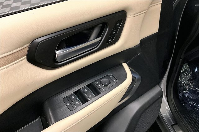New 2026 Gun Metallic/Super Black Nissan Platinum Reserve image 34