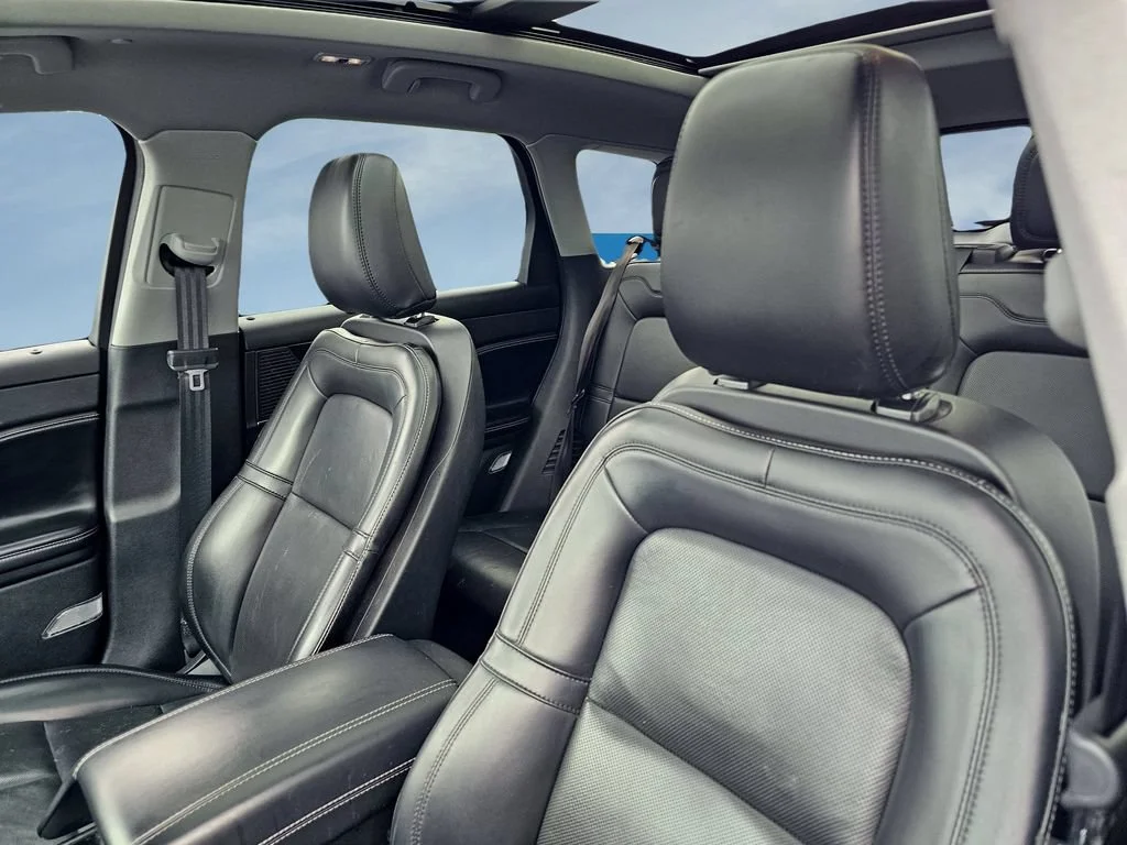 Used 2021 Artisan Blue Lincoln Standard image 17
