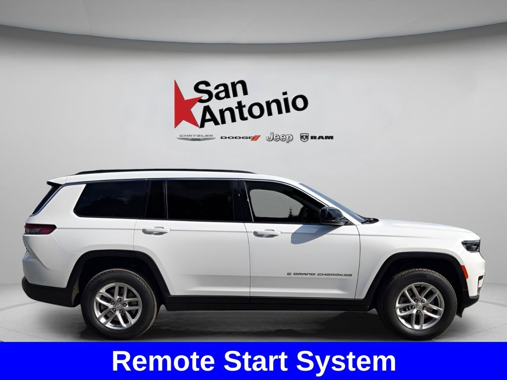 New 2025 Bright White Clear-Coat Exterior Paint Jeep Laredo image 13