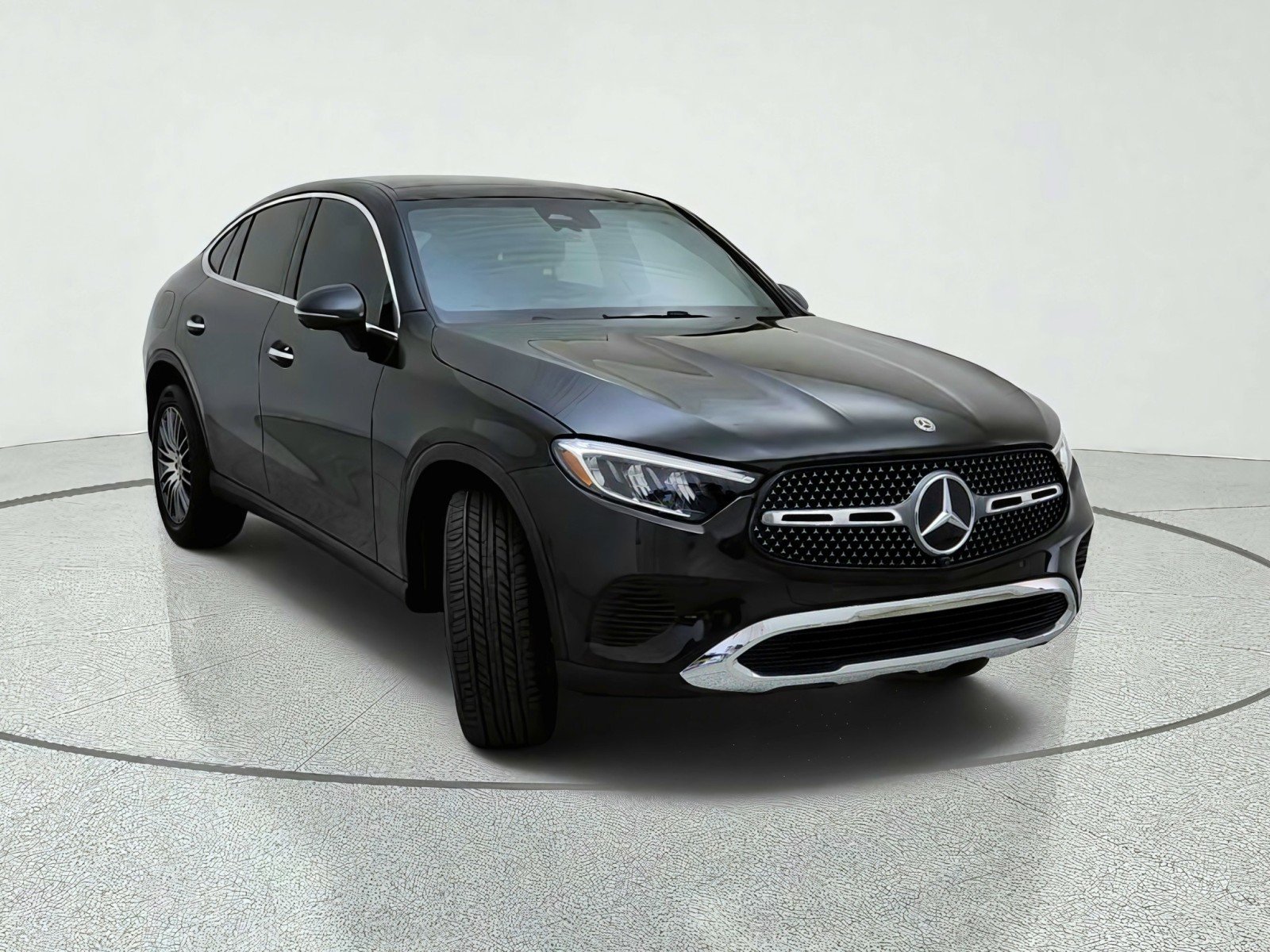 Certified Used 2025 Obsidian Black Metallic Mercedes-Benz GLC 300 image 4