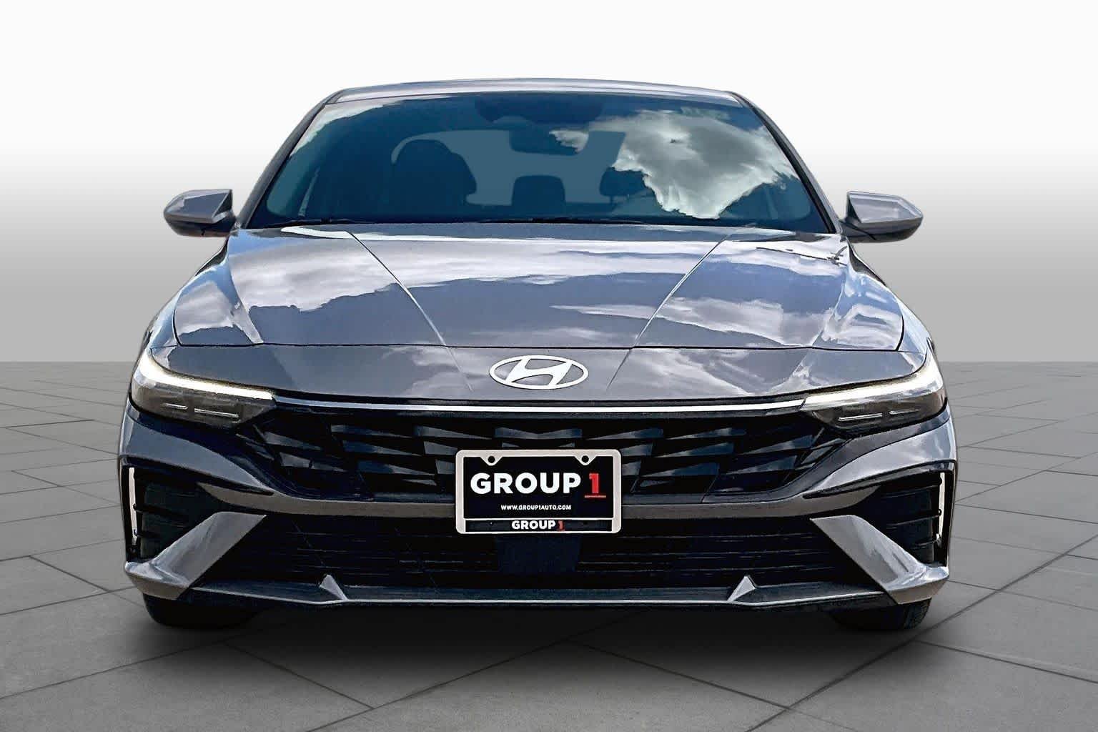 Used 2024 Fluid Metal Hyundai SEL image 4