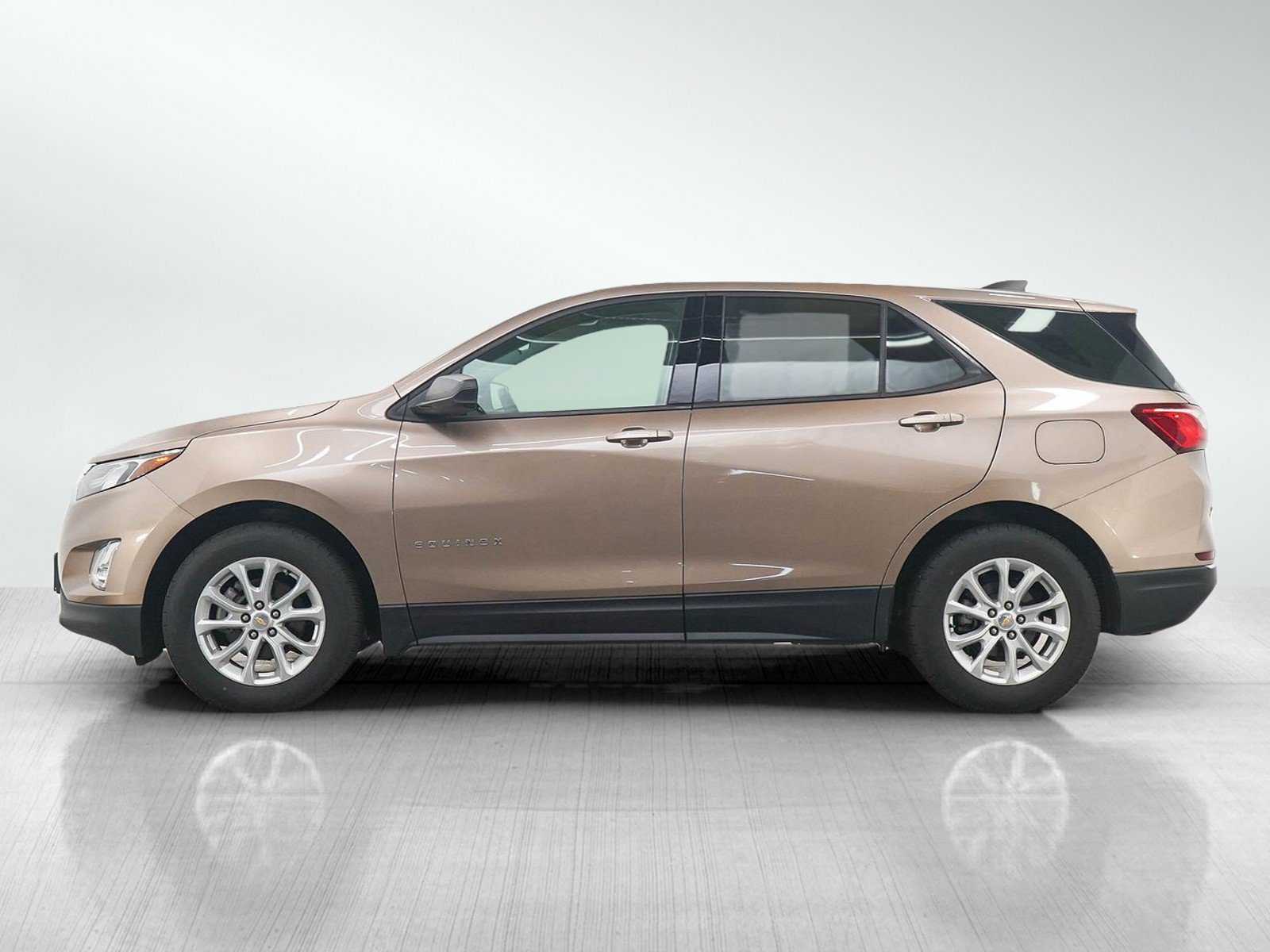 Used 2018 Chevrolet Equinox LS with VIN 2GNAXHEV5J6233536 for sale in White Bear Lake, Minnesota