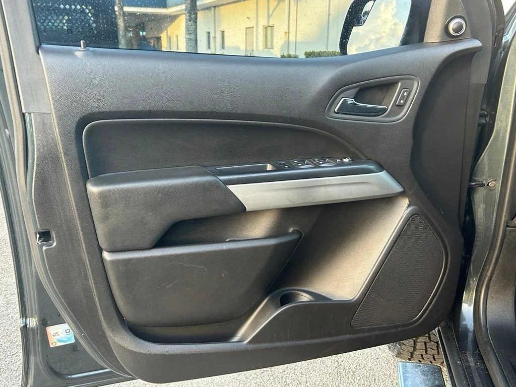 Used 2018 Graphite Metallic Chevrolet LT image 34