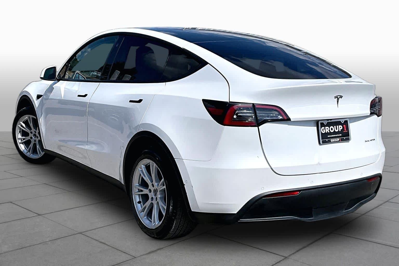 Used 2021 Pearl White Multi-Coat Tesla Long Range image 13