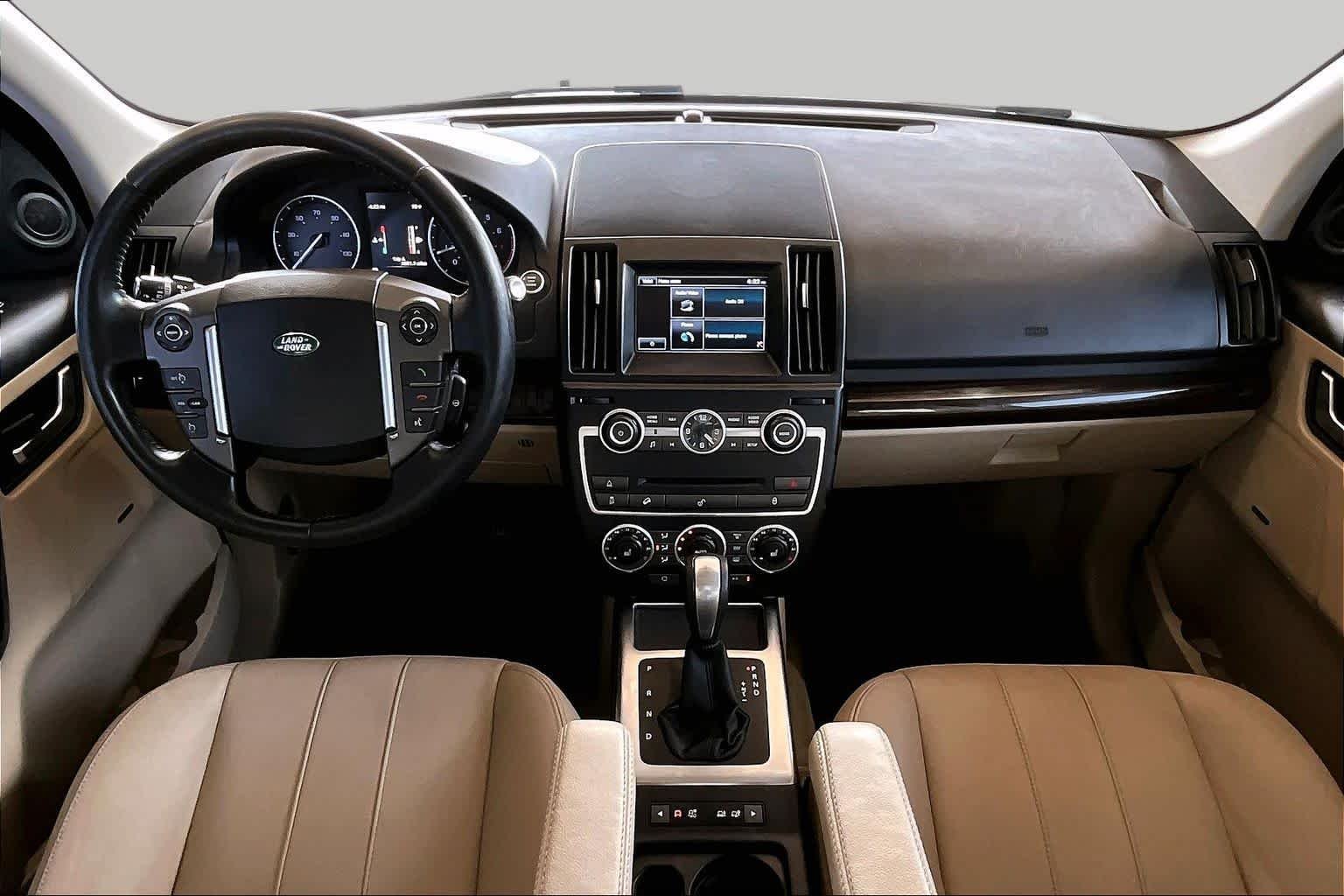 Used 2014 Indus Silver Land Rover  image 15