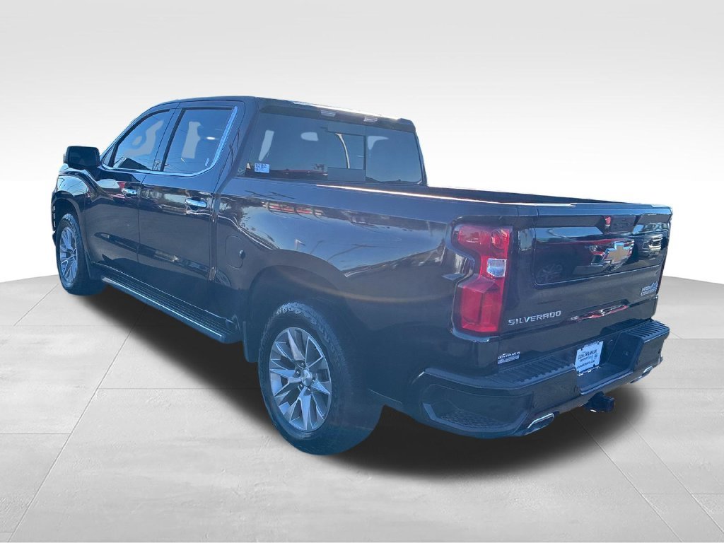 Used 2022 Black Chevrolet High Country image 3