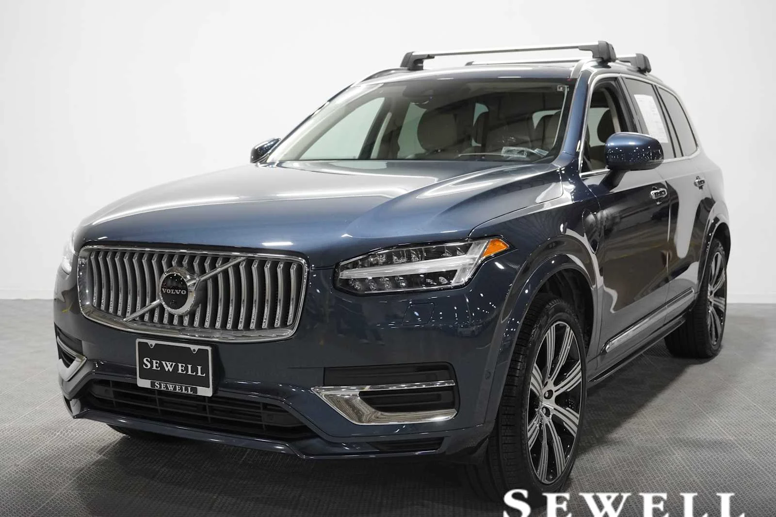 2022 Volvo XC90 T8 Recharge Inscriptn Extnd Rng PHEV AWD's photo