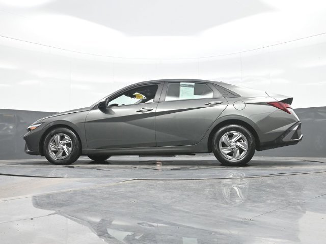 Used 2025 Gray Hyundai SE image 20