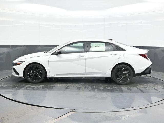 New 2026 White Hyundai SEL Sport image 4