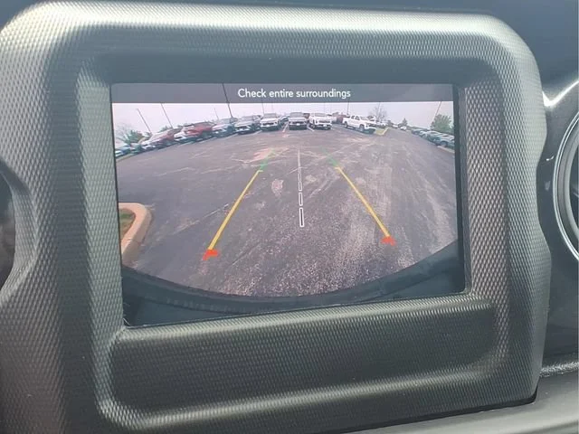 Used 2022  Jeep Unlimited Sport Altitude image 7